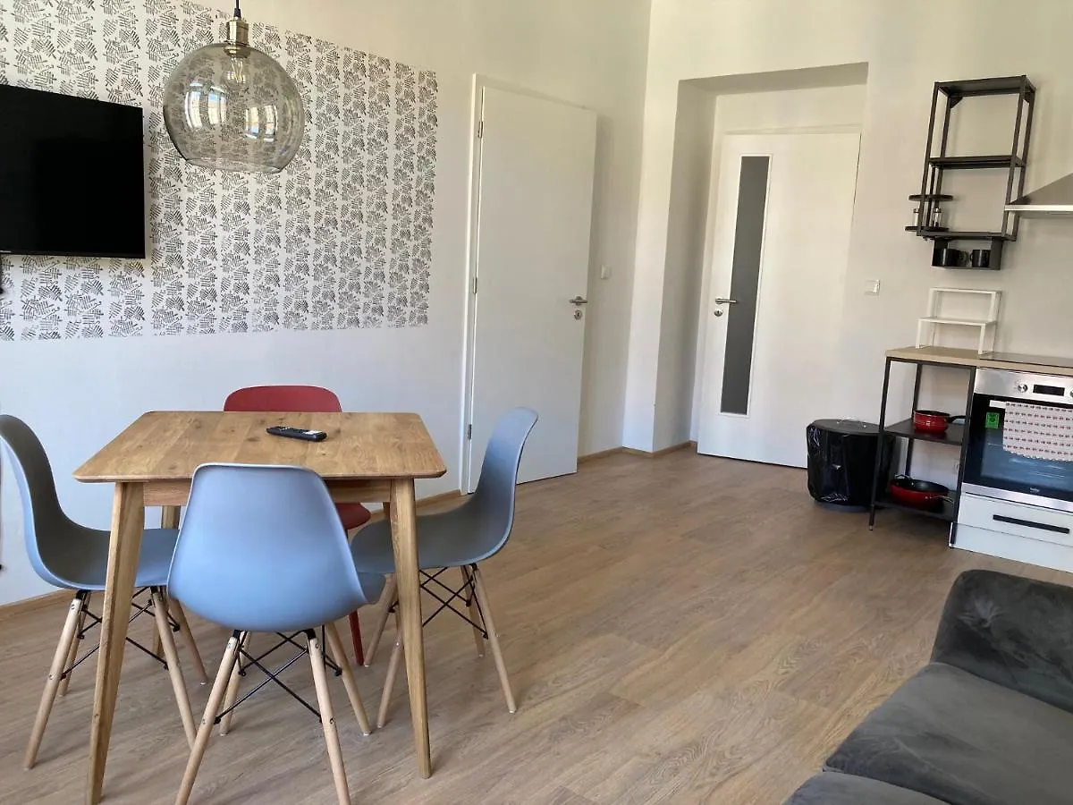 Zizkov Tower Suites 布拉格 公寓式酒店